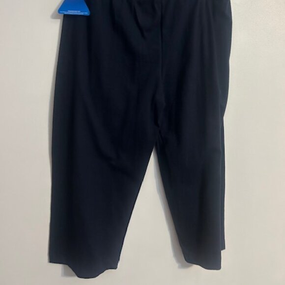 Champion Navy Blue drawstring waist capri pants, size M - Picture 2 of 5